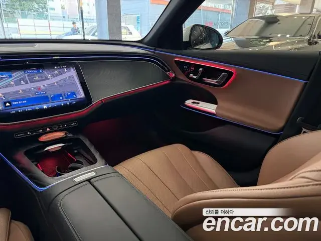 Mercedes-Benz E-Class 2025 — Photo 15/20