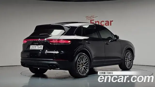 Porsche Cayenne 2020 — Фото 2/20