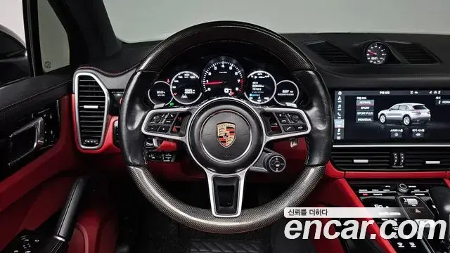Porsche Cayenne 2020 — Фото 13/20