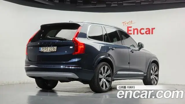 Volvo XC90 2022 — Photo 2/20
