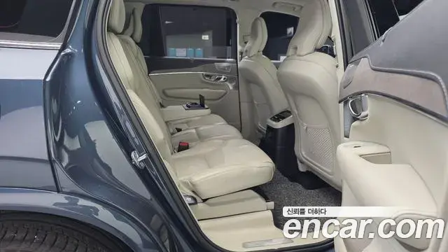 Volvo XC90 2022 — Photo 12/20