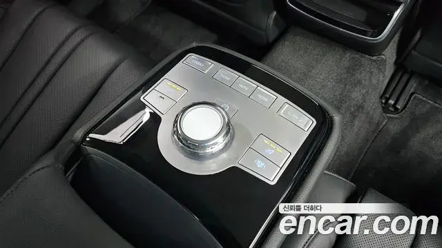 Genesis Electrified G80 2025 — Photo 19/20