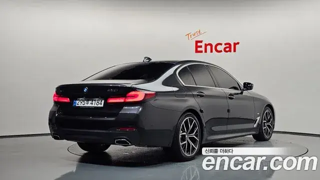 BMW 5 Series 2023 — Photo 2/20