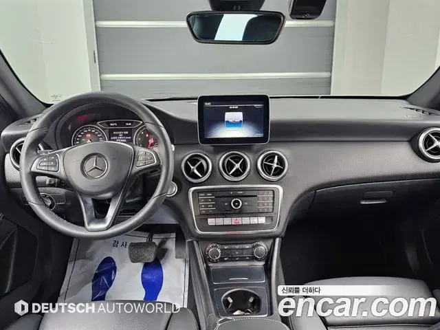 Mercedes-Benz A-Class 2018 — Фото 10/20