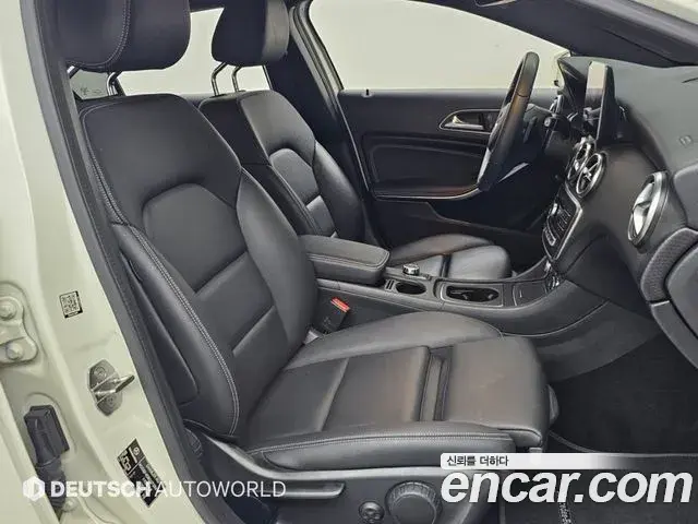 Mercedes-Benz A-Class 2018 — Фото 8/20