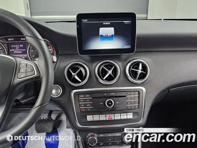 Mercedes-Benz A-Class 2018 — Фото 14/20