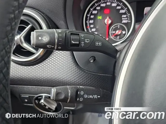 Mercedes-Benz A-Class 2018 — Фото 17/20