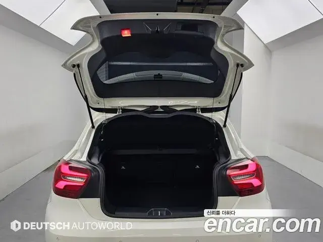 Mercedes-Benz A-Class 2018 — Фото 19/20