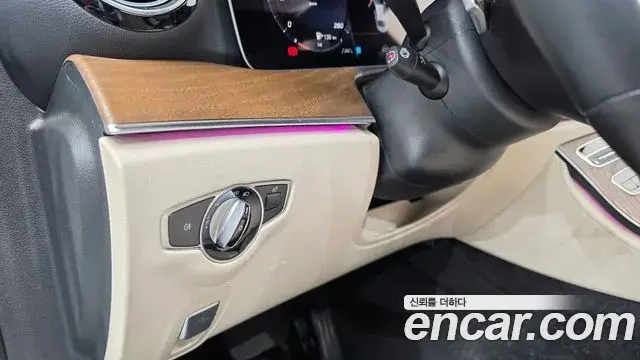 Mercedes-Benz E-Class 2021 — Photo 20/20