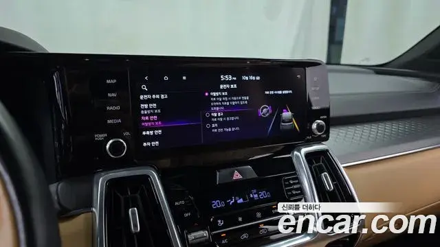 Kia Sorento 2022 — Photo 16/20