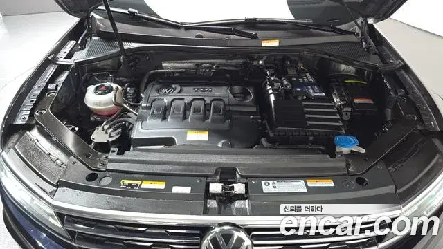 Volkswagen Tiguan 2018 — Photo 6/20
