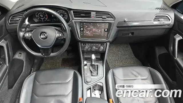 Volkswagen Tiguan 2018 — Photo 7/20