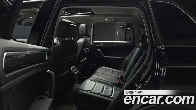 Volkswagen Tiguan 2018 — Photo 11/20
