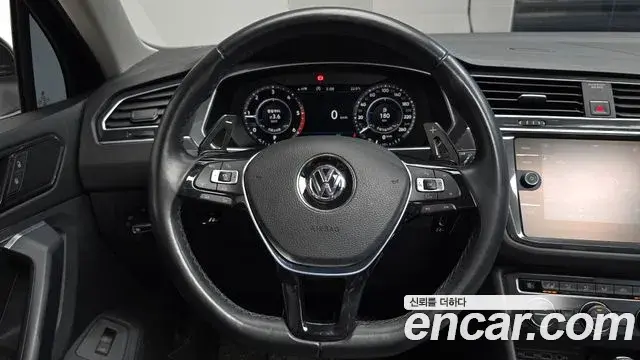 Volkswagen Tiguan 2018 — Photo 15/20