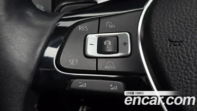 Volkswagen Tiguan 2018 — Photo 19/20