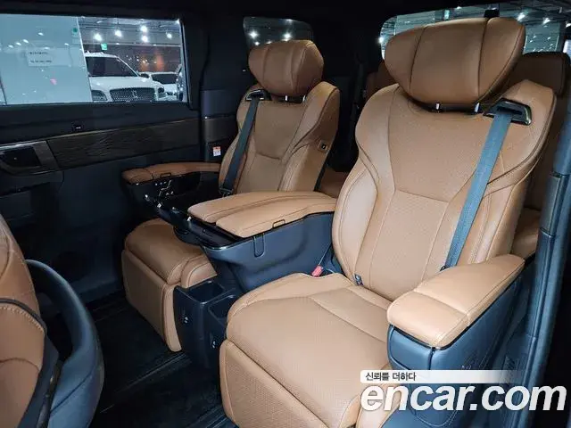 Toyota Alphard 2025 — Şəkil 10/20