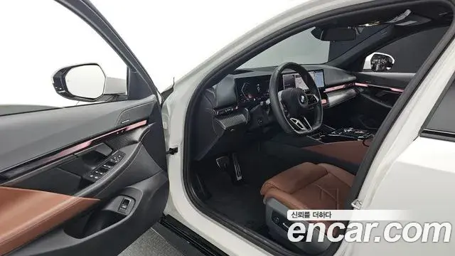 BMW 5 Series 2025 — Photo 9/20