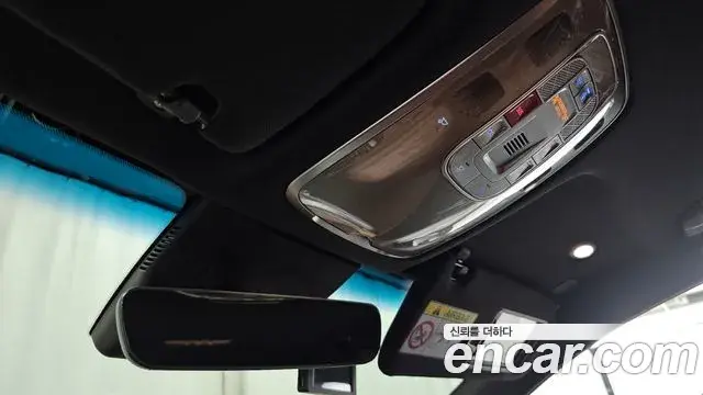 Genesis Electrified G80 2022 — Photo 17/20