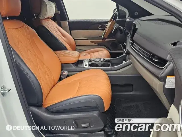 Kia Carnival 2024 — Photo 9/20