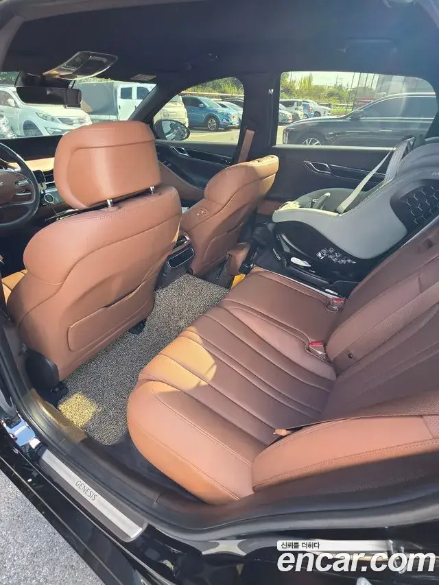 Genesis Electrified G80 2021 — Photo 9/11