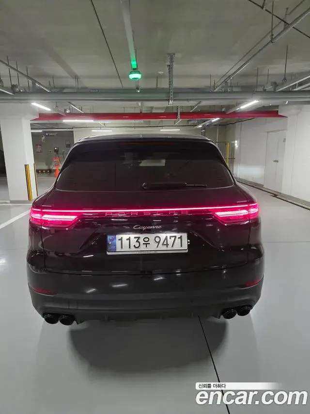 Porsche Cayenne 2021 — Photo 2/20