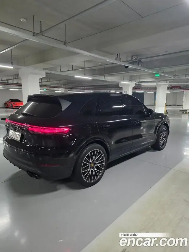 Porsche Cayenne 2021 — Photo 3/20