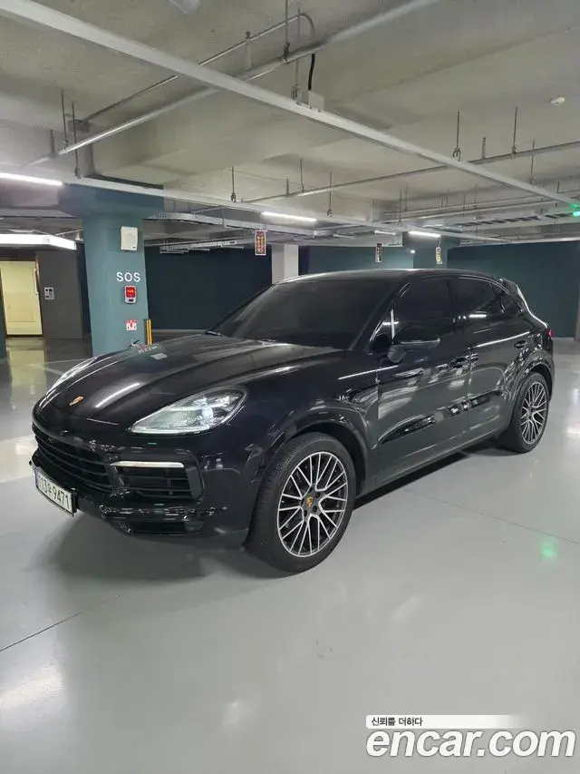 Porsche Cayenne 2021 — Photo 5/20