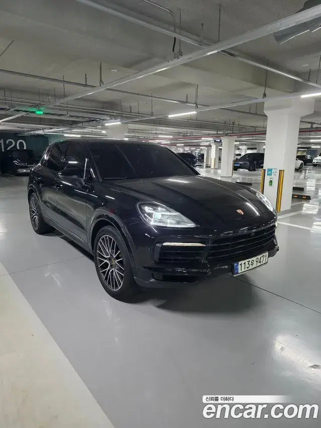 Porsche Cayenne 2021 — Photo 6/20