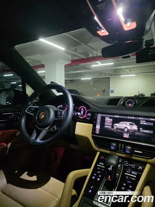 Porsche Cayenne 2021 — Photo 13/20