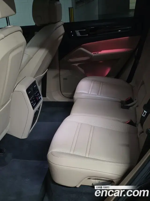 Porsche Cayenne 2021 — Photo 14/20