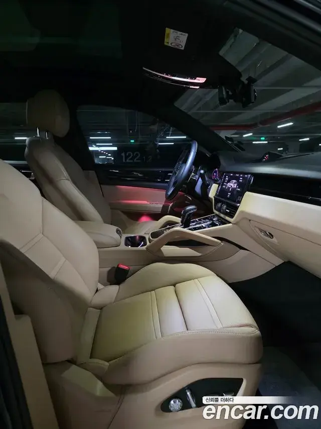 Porsche Cayenne 2021 — Photo 16/20