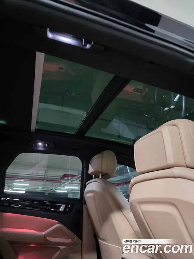 Porsche Cayenne 2021 — Photo 18/20