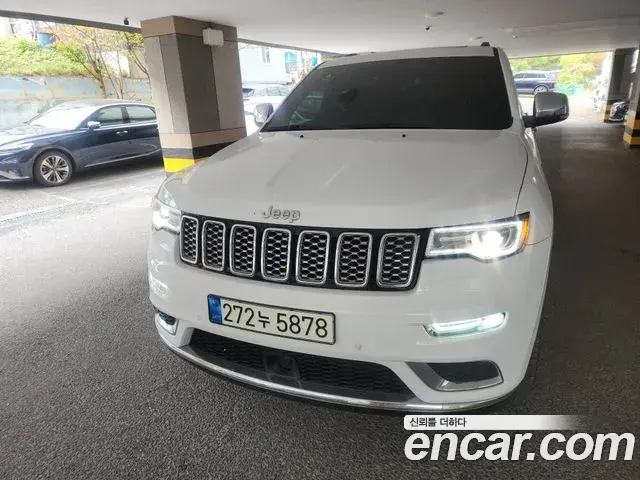 Jeep Grand Cherokee 2021 — Photo 6/7