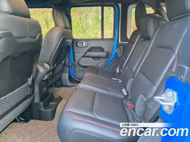 Jeep Wrangler 2025 — Photo 16/19