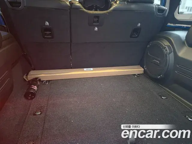 Jeep Wrangler 2025 — Photo 17/19