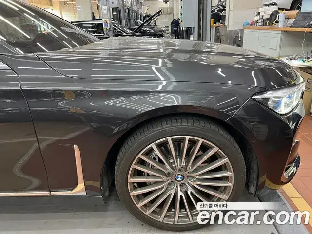 BMW 7 Series 2022 — Photo 5/7