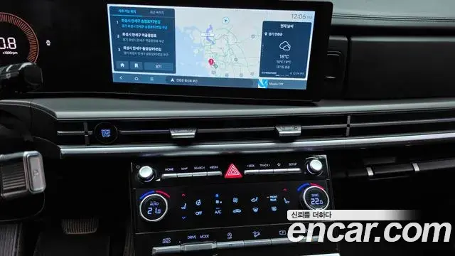 Hyundai Santa Fe 2024 — Photo 13/20
