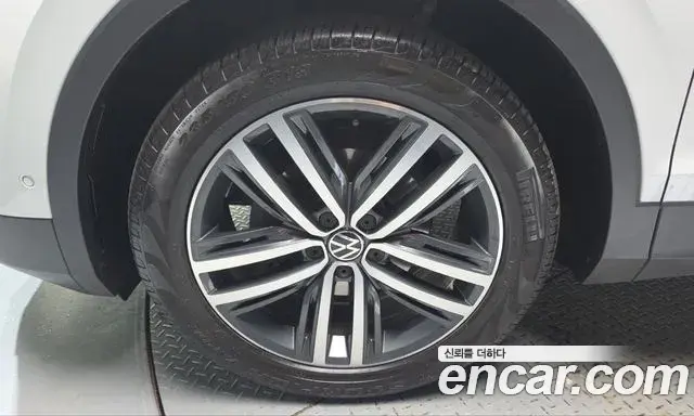 Volkswagen Tiguan 2022 — Photo 5/20