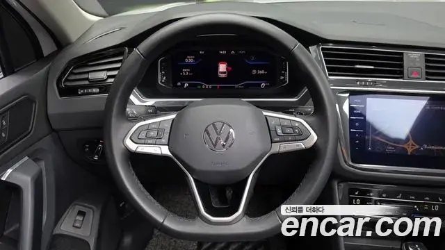 Volkswagen Tiguan 2022 — Photo 12/20