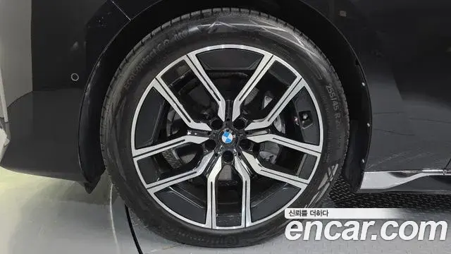 BMW 7 Series 2025 — Photo 5/20