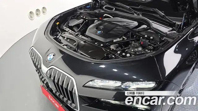 BMW 7 Series 2025 — Photo 6/20