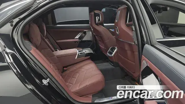BMW 7 Series 2025 — Photo 11/20