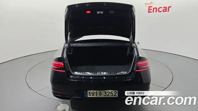 Genesis G90 2024 — Photo 19/20