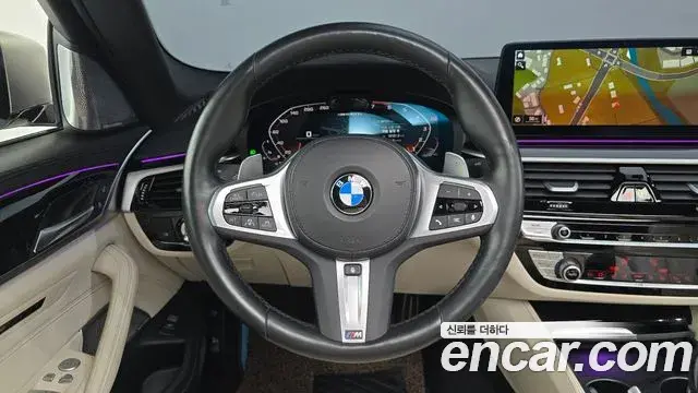 BMW 5 Series 2022 — Photo 14/20