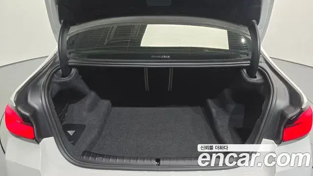 BMW 5 Series 2022 — Photo 19/20
