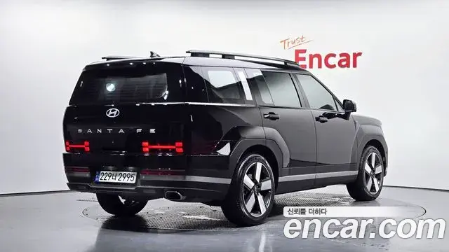 Hyundai Santa Fe 2023 — Photo 2/20