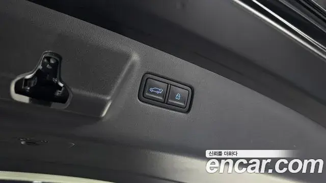 Hyundai Santa Fe 2023 — Photo 18/20