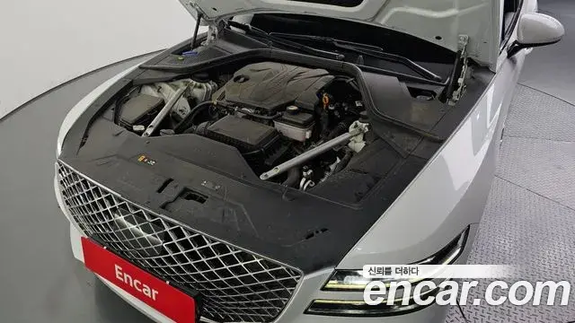 Genesis Electrified G80 2022 — Photo 6/20