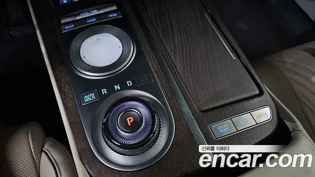 Genesis Electrified G80 2022 — Photo 9/20