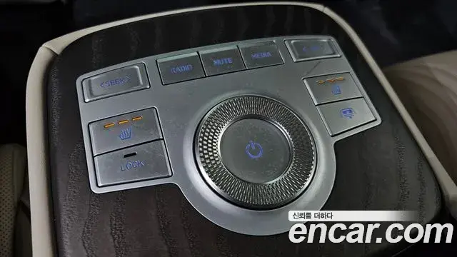 Genesis Electrified G80 2022 — Photo 19/20